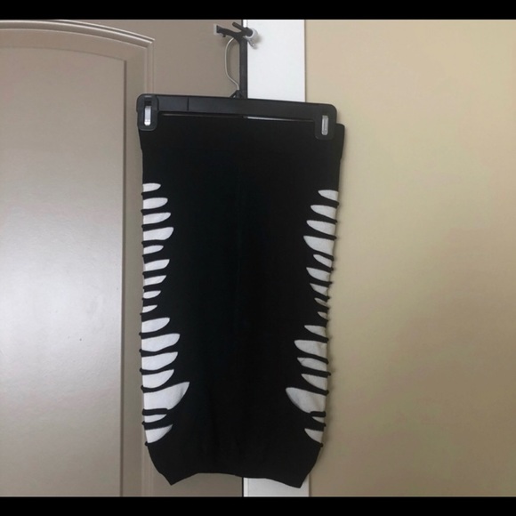 MCQ by Alexander McQueen Black/White Mini Skirt Size Small - Picture 3 of 5